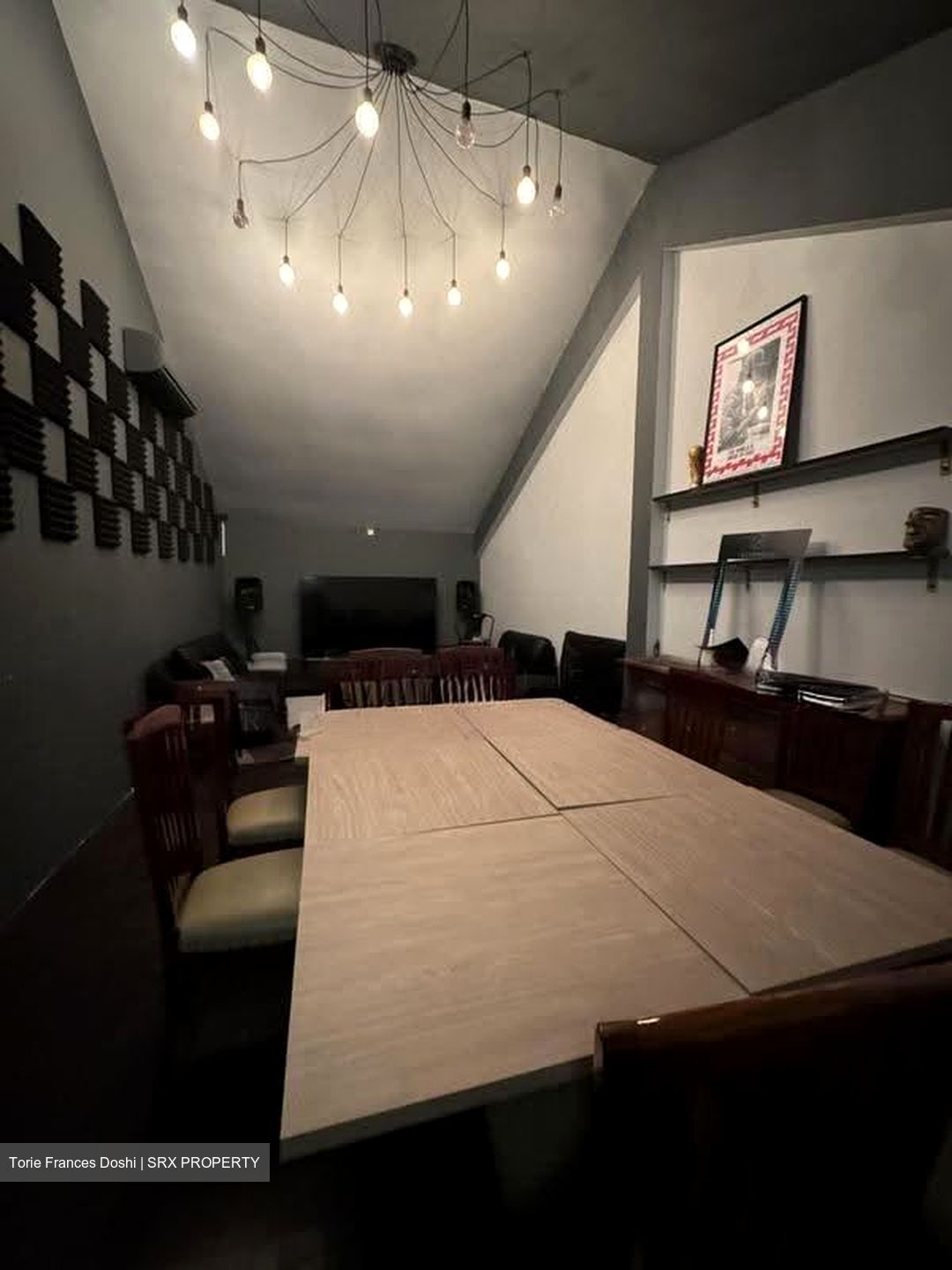 Aliwal Street (D7), Retail #638990161